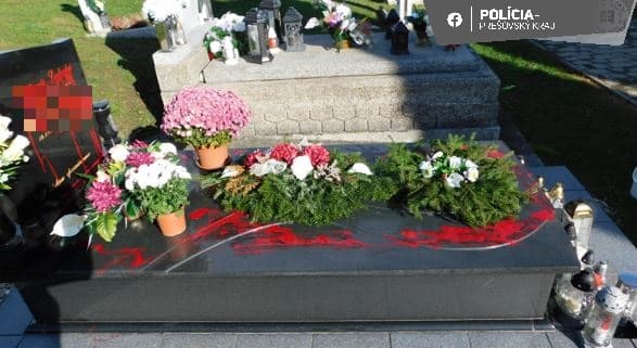 Nemal v sebe ani kúsok citu. Neznámy vandal poškodil pomník