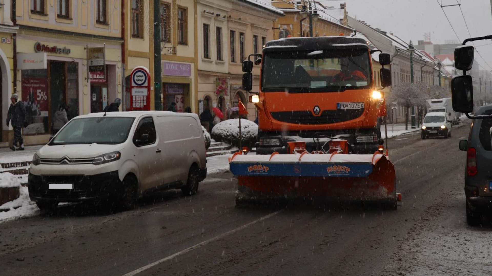 Prešovský kraj sa pripravuje na zimu. Cesty bude udržiavať takmer 500 cestárov