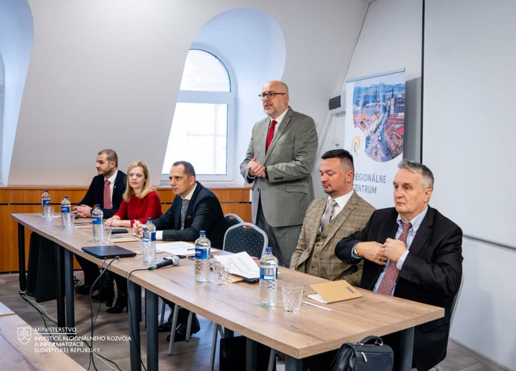 Najmenej rozvinuté okresy na východe získajú viac ako 7 miliónov eur