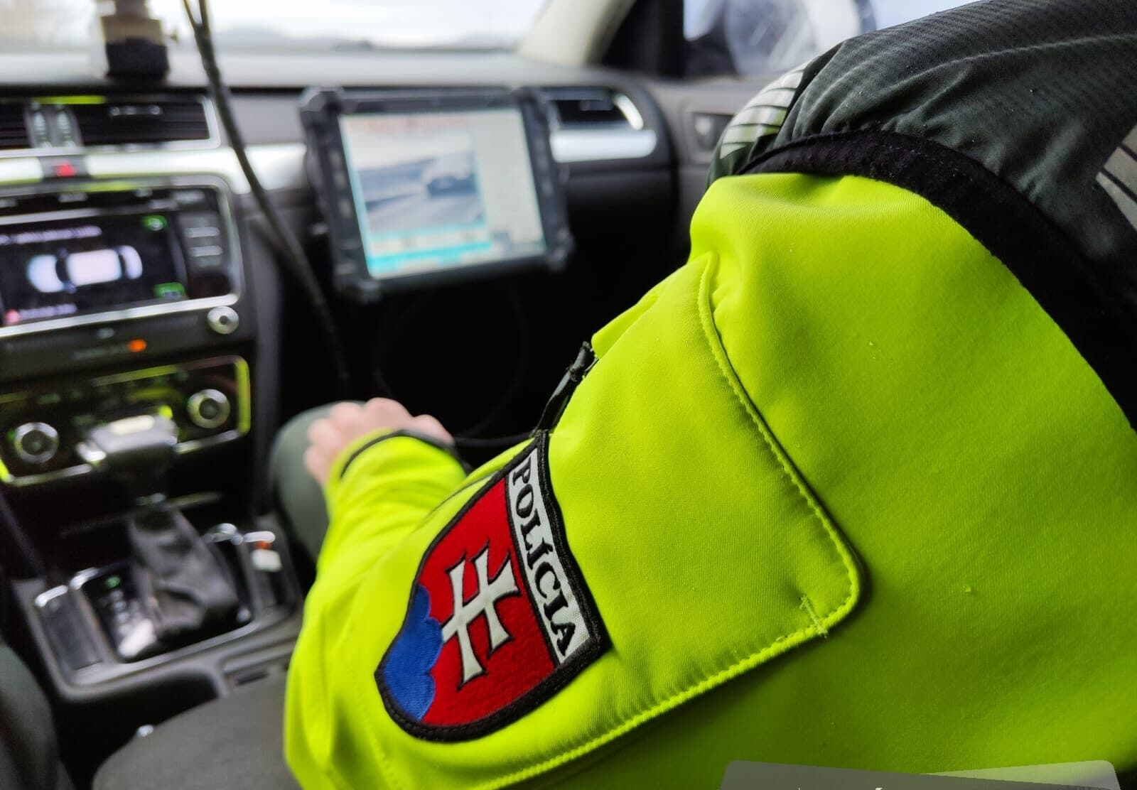 Prešovská polícia si dnes posvieti na vodičov. Zameria sa na mobily, alkohol a rýchlosť jazdy