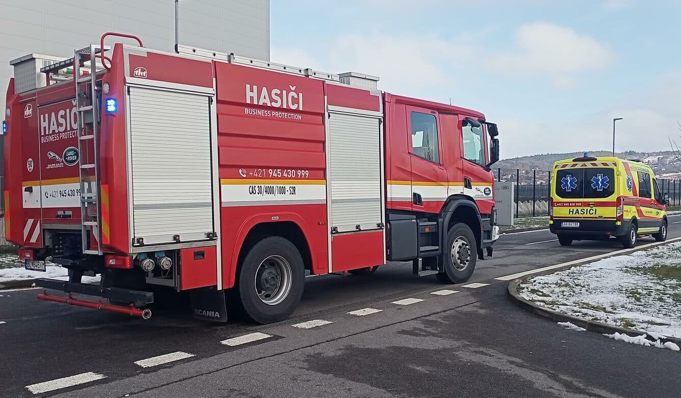 Požiar rodinného domu v osade v obci Červenica si dnes ráno vyžiadal jednu obeť