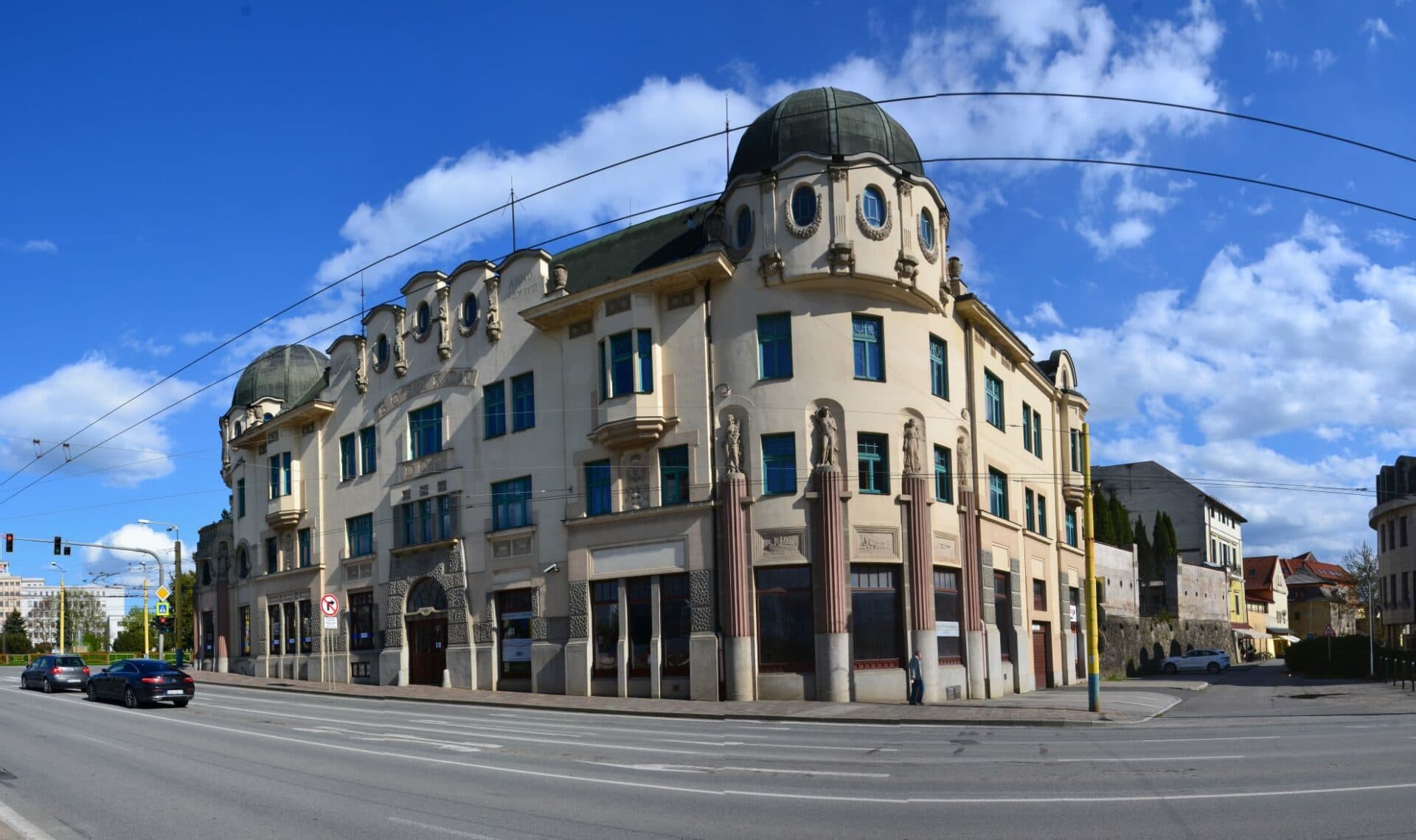 Kraj odkúpi Bosákovu banku za 2,9 milióna eur, financovanie zabezpečí úverom